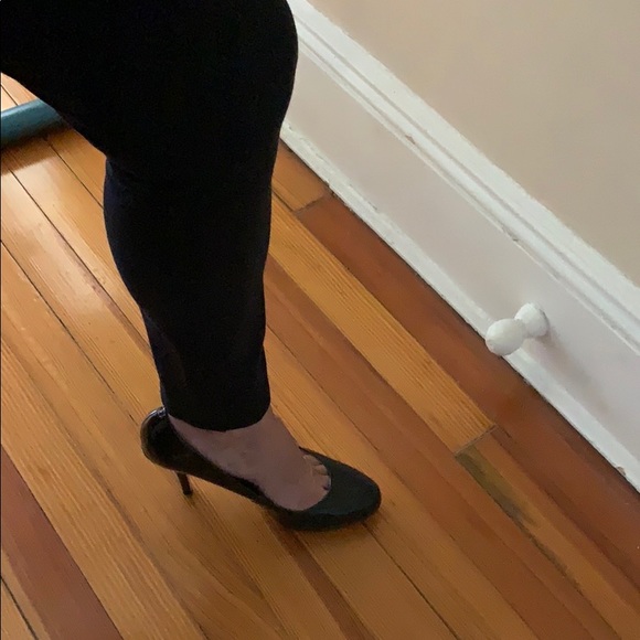 Joan and David Shoes - Picture 3 of 7